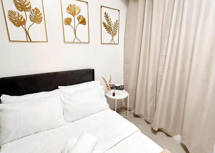 Del Serene Cozy Minimalist Staycation At Shore C1 * Manila